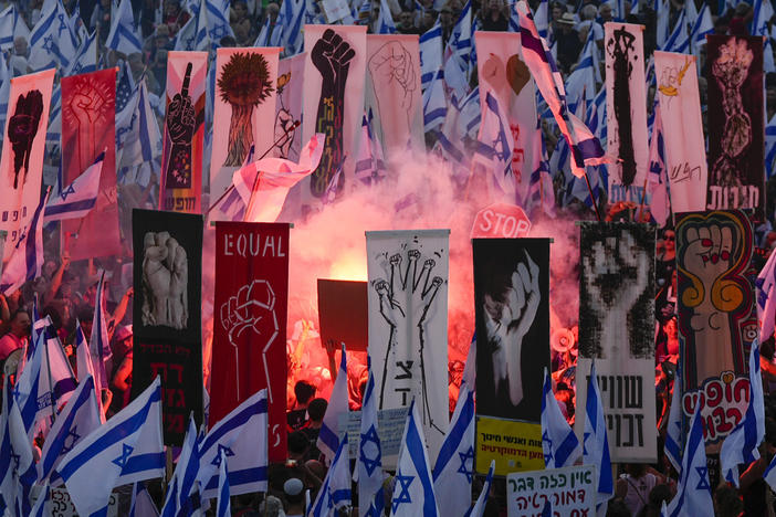 Israelis protested against plans by Prime Minister Benjamin Netanyahu's government to overhaul the judicial system and in support of the Supreme Court in Jerusalem on Monday, Sept. 11, 2023. (AP Photo/Ohad Zwigenberg)