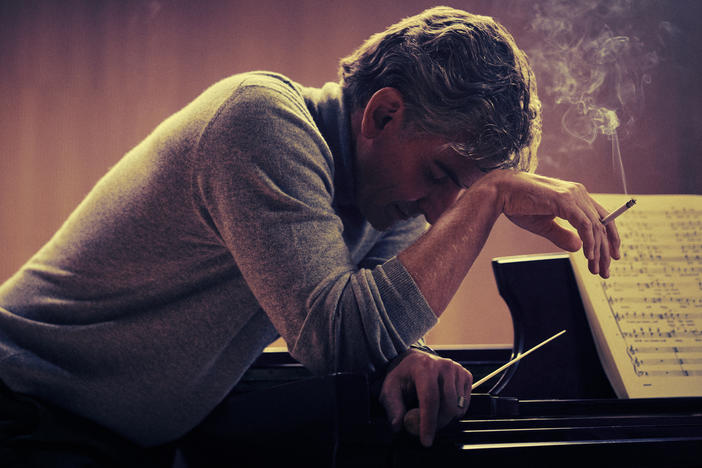 Bradley Cooper plays composer Leonard Bernstein in <em>Maestro</em>.