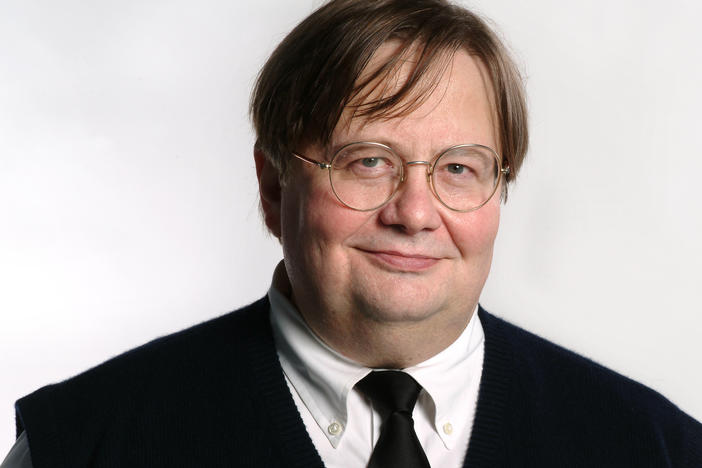 <em>Washington Post</em> columnist, Tom Shales, pictured in 2002, died at age 79.