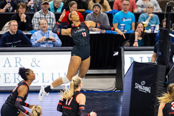 Atlanta Vibe outside hitter Leah Edmond scored a match-high 29 points in the Atlanta Vibe's win at Omaha in the inaugural match of the Pro Volleyball Federation. Edmond played college volleyball at the University of Kentucky and was the first player who signed to play in the Pro Volleyball Federation on May 30, 2023.