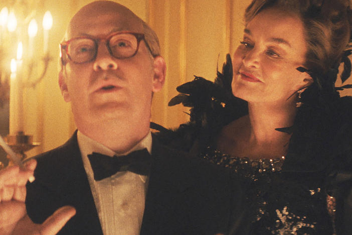 Tom Hollander as Truman Capote and Jessica Lange as Lillie Mae Faulk in <em>Feud: Capote Vs. The Swans.</em>