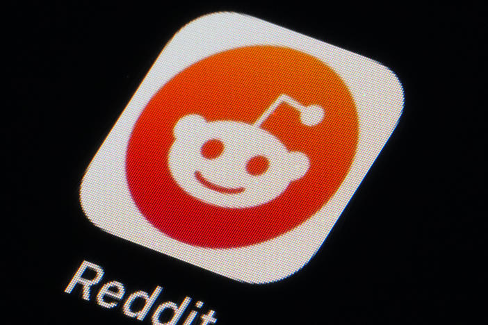 Popular online message board site Reddit is filing to sell stock in an initial public offering, the first social media IPO since 2019.