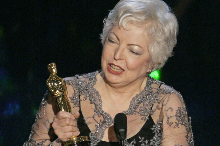 Thelma Schoonmaker accepts the Oscar for achievement in film editing in 2007 for her work on <em>The Departed</em>.