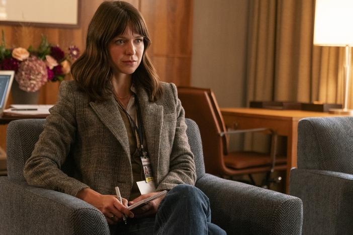 Melissa Benoist plays reporter Sadie McCarthy in <em>The Girls on the Bus.</em>