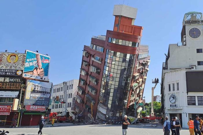 Hualien: A red building is partially collapsed after a powerful 7.4-magnitude earthquake rocked the entire island on April 3, 2024.