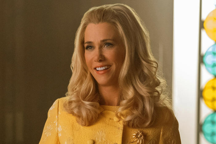 Kristen Wiig in <em>Palm Royale </em>on Apple TV+.
