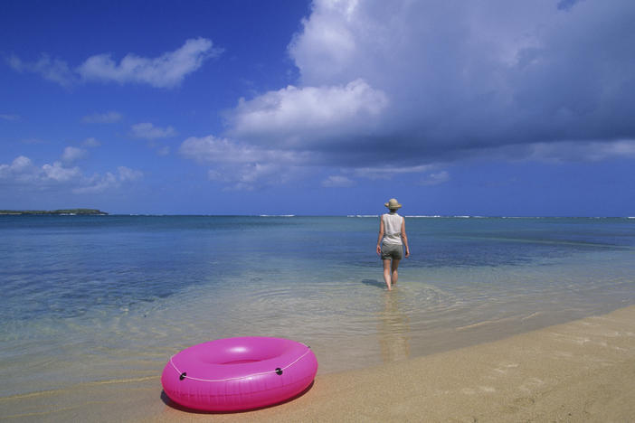 A survey shows that doctors have trouble taking full vacations from their high-stress jobs. Even when they do, they often still do work on their time off.