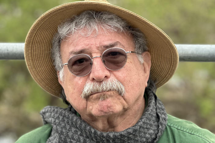 Louis Sahagún.