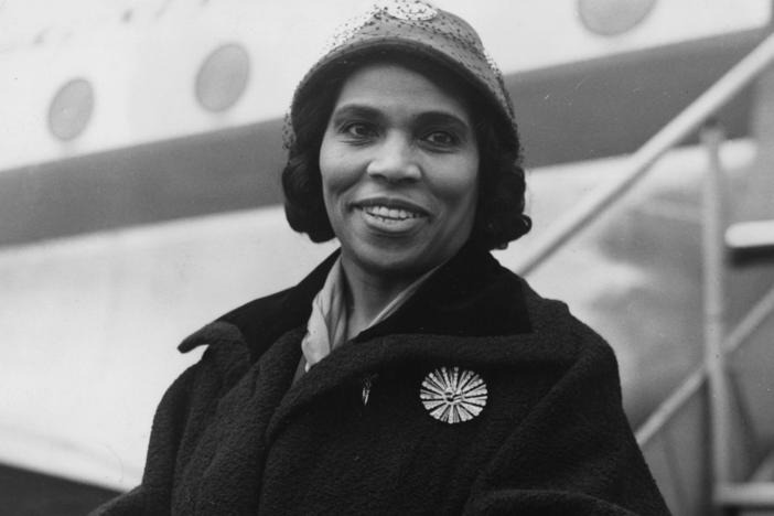 Marian Anderson arrives in London in 1952. On June 8, 2024, the Philadelphia Orchestra named its main performance hall in her honor. 