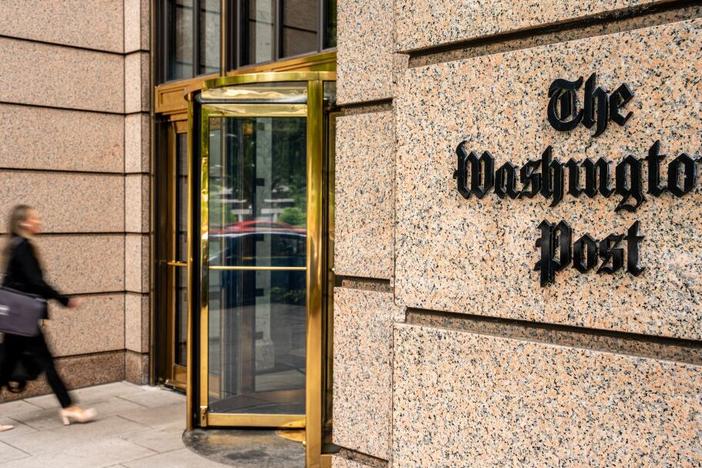 The incoming editor of <em>The Washington Post</em>, Robert Winnett, has withdrawn from the job and will remain in the U.K.
