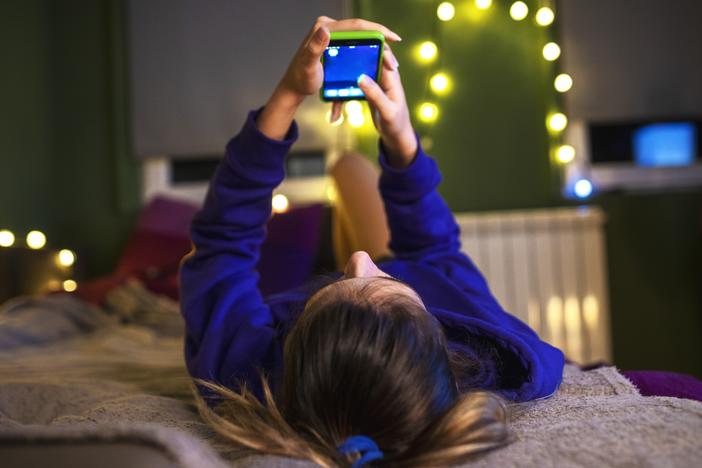 The large study looked at 11- and 12-year-old children, and 72% of them have their own cell phone. 