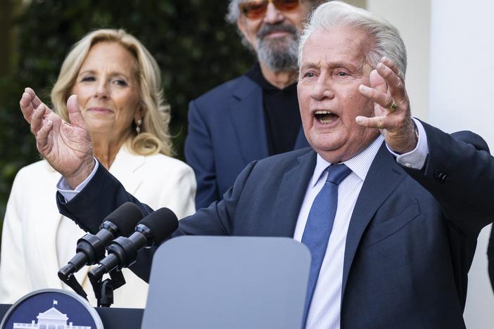 Actor Martin Sheen speaks alongside U.S. first lady Jill Biden and members of the cast during an event to mark the 25th anniversary of the television series <em>The West Wing</em> at the White House. 