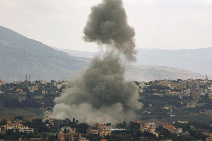 Smoke billows from the site of an Israeli airstrike in the Lebanese village of Khiam, near the Lebanon-Israel border, on Monday.