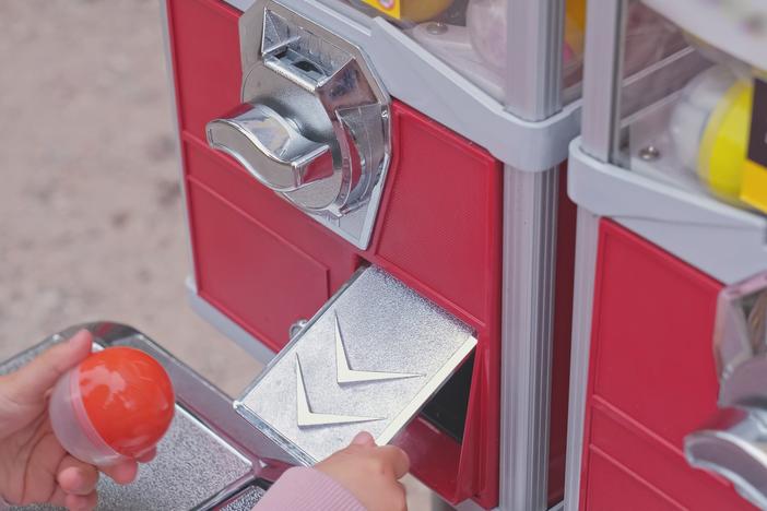 Scientists used a gumball machine filled with toys to test how toddlers learned when they thought something was impossible or just improbable.