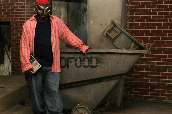 Rapper and producer MF DOOM circa 2004, the year he released both the game-changing collab <em>Madvillainy</em> and the sleeper classic <em>MM..FOOD</em>.