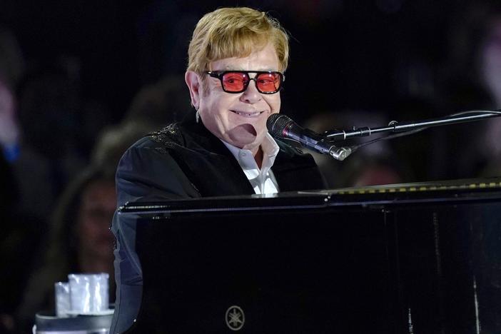 Elton John performs on the South Lawn of the White House on Sept. 23, 2022.<br>