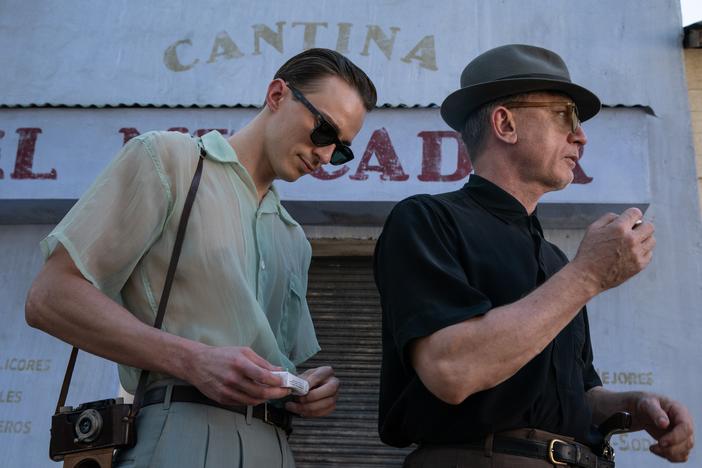 William Lee (Daniel Craig, right) falls for a freshly discharged U.S. Navy serviceman (Drew Starkey) in <em>Queer</em>.
