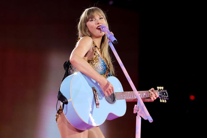 A single Black Friday title — Taylor Swift's Target-exclusive physical editions of <em>The Tortured Poets Department: The Anthology</em> — has sent <em>TTPD</em> soaring back to the top of the <em>Billboard</em> 200.