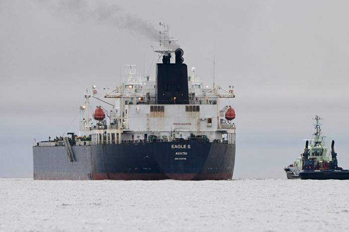 On Saturday off Porkkalanniemi, Kirkkonummi, in the Gulf of Finland, oil tanker Eagle S (L), which flies under the flag of the Cook Islands, next to tugboat Ukko (R).