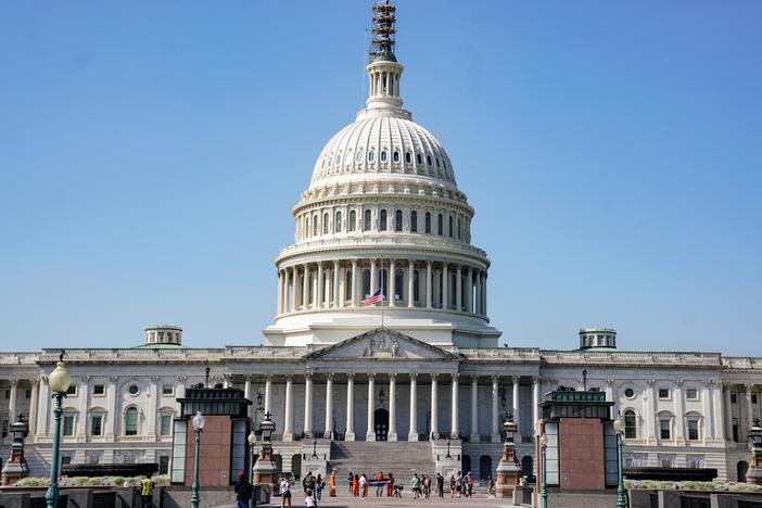 Congress kicked off its new session Friday by electing leaders in the House and Senate.