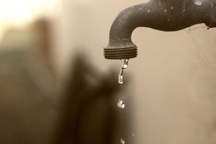 Parts of Los Angeles are under water advisories. Wildfires can cause damage to drinking water systems, allowing contaminants such as benzene to compromise the water quality.