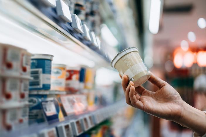 The FDA says front-of-package labels would allow consumers to more easily assess  how much sugar, fat and salt packaged foods and drinks contain.