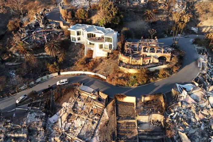Even in extreme winds and intense heat, some homes remain standing. Fire experts are finding there's a lot homeowners can do to increase the chances a house survives.