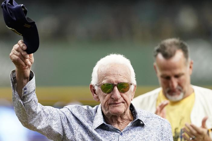 Milwaukee Brewers radio announcer Bob Uecker tips his cap before a baseball game between the Brewers and the Miami Marlins on July 28, 2024, in Milwaukee.
