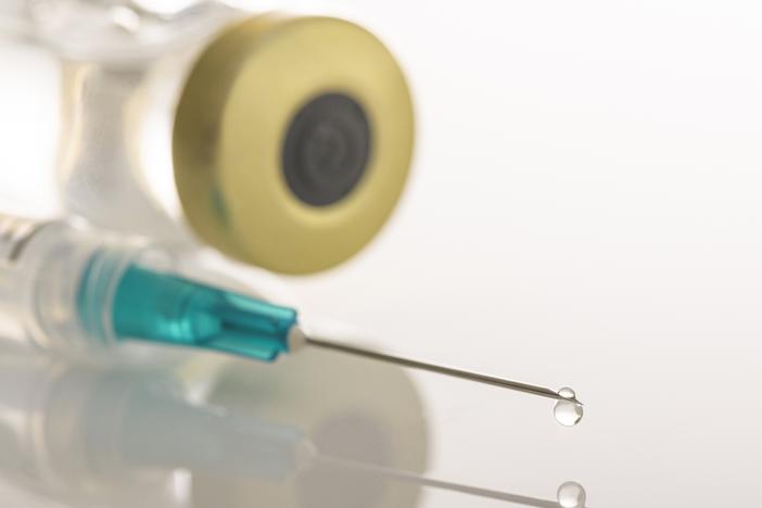 Eli Lilly is selling Zepbound in vials (rather than injector pens) for a discount.