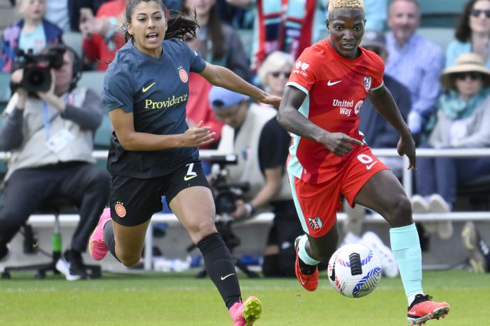 Kansas City Current forward Temwa Chaŵinga and Portland Thorns FC defender Reyna Reyes in March 2024.