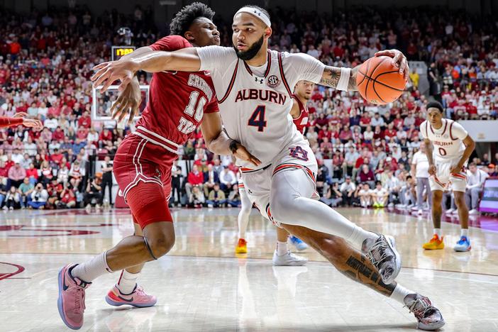 The top overall seed in the NCAA men's tournament was awarded to the Auburn Tigers, whose star Johni Broome is a finalist for the Naismith College Player of the Year Award. The Alabama Crimson Tide were awarded a No. 2 seed.