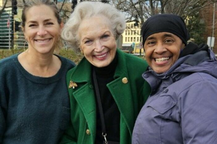 Eleanor Heginbotham (middle) with two of the people — Rachel Goslins (left) and Soumayah Zein (right) — who helped her on New Year's Eve 2022.