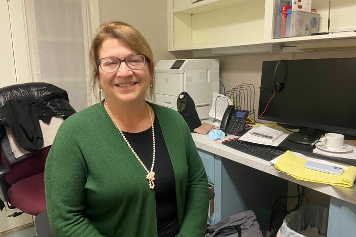 Dr. Rebecca Starr is an internist specializing in geriatric care. When she opened her own practice, she chose a concierge business model, she says, because she wanted to offer patients longer appointments, including time to talk about nutrition and other subjects, but be able to charge enough to make the business work.<br>