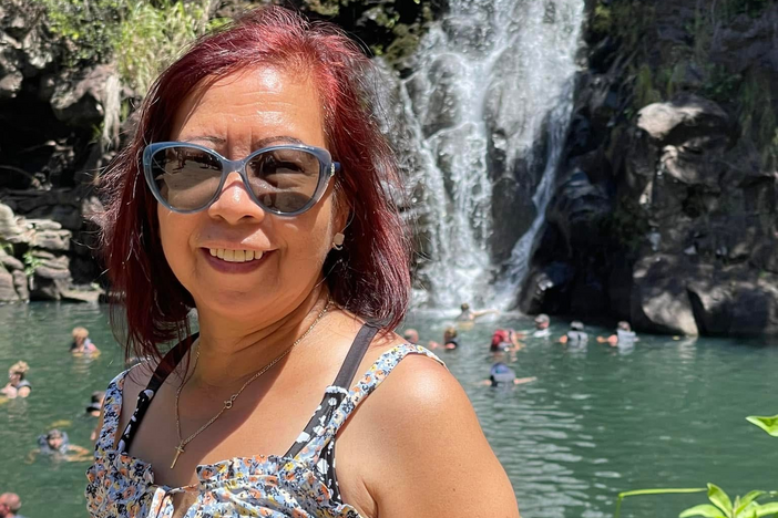 Lewelyn Dixon, a green-card holder who lives near Seattle, was detained when she returned from a trip to the Philippines in February.