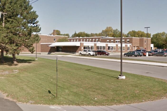 Three students will return to Sackets Harbor Central School after their community in northern New York called for authorities to release the family, arrested by federal agents in late March.<br>