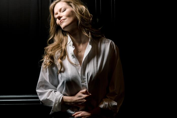 Soprano Barbara Hannigan takes the spotlight on <em>Electric Fields</em>, a new collaborative album inspired by the 12th-century abbess and composer Hildegard von Bingen.