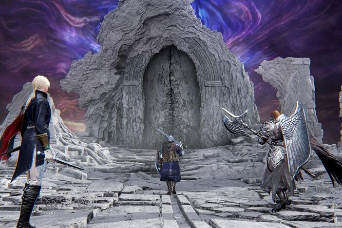 Three heroes face a door to the final boss at the end of a Nightreign run.