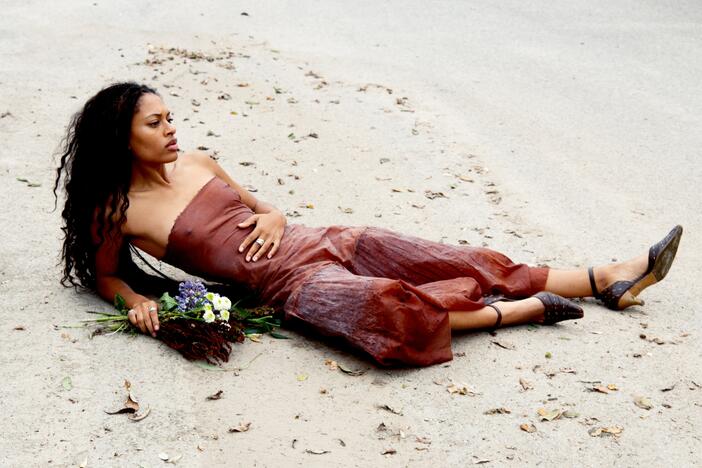 A new timeless voice: Los Angeles singer-songwriter Annahstasia.