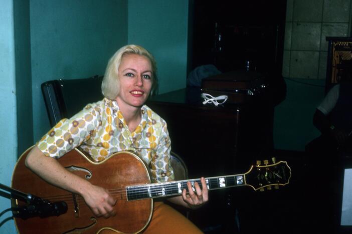 Bassist Carol Kaye plays an Epiphone hollowbody electric guitar in April 1966 in Los Angeles, California.