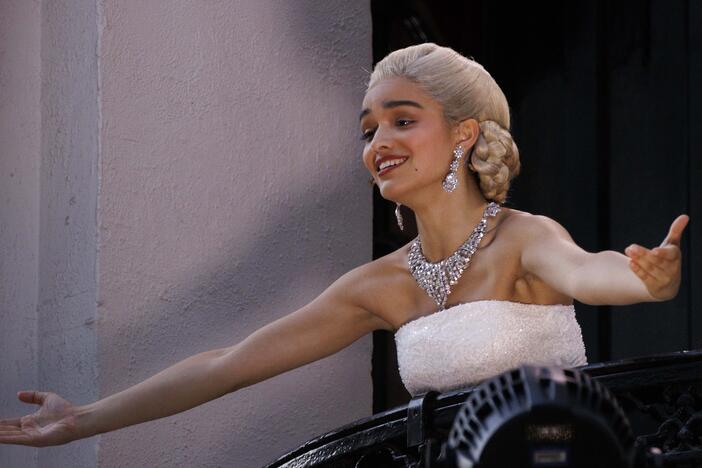 Rachel Zegler, playing Eva Perón in <em>Evita</em>, performs "Don't Cry For Me Argentina" on a balcony overlooking a London street at the London Palladium on June 18.