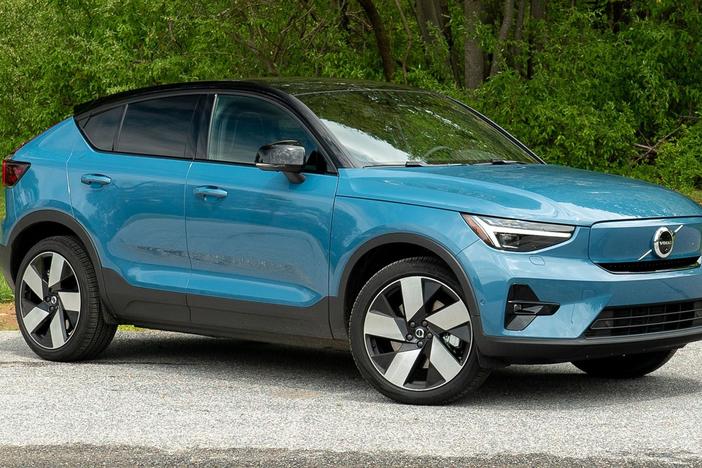 2022 Volvo C40 Recharge & 2022 Lexus NX: asset-mezzanine-16x9