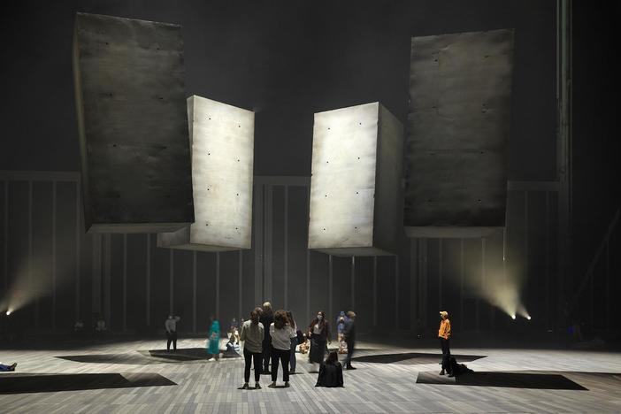 Immersive Art Inspiring Change: asset-mezzanine-16x9