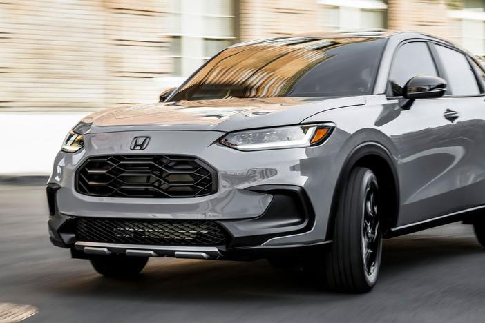 2023 Honda HR-V & 2022 Mercedes-Benz C-Class: asset-mezzanine-16x9