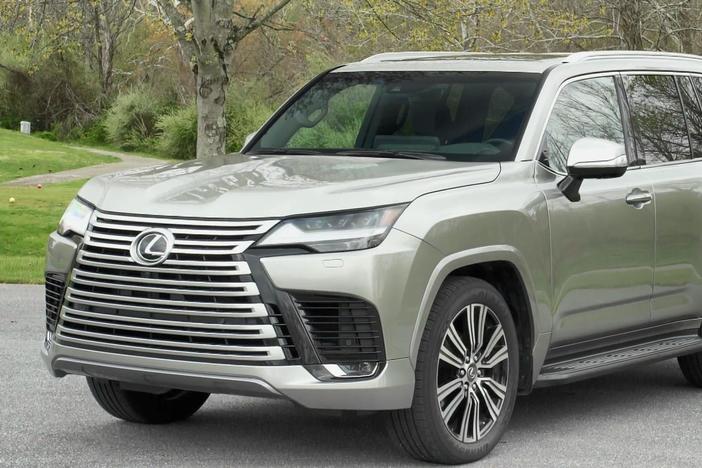 2022 Lexus LX600 & 2022 Volkswagen ID.4 Pro AWD: asset-mezzanine-16x9