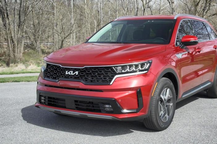 2022 Kia Sorento Hybrid & 2022 Cadillac CT5-V Blackwing: asset-mezzanine-16x9