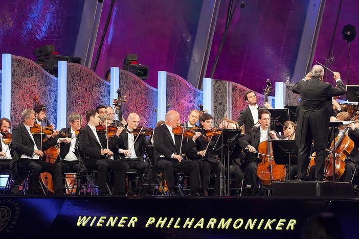 Vienna Philharmonic Summer Night Concert 2016: Full Episode: asset-mezzanine-16x9