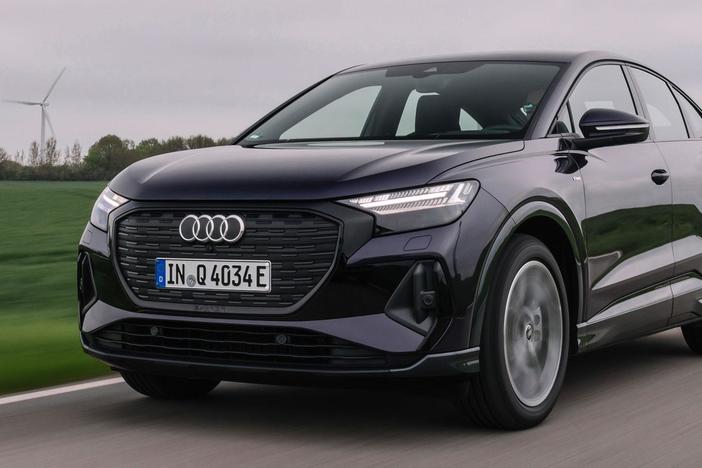 2022 Audi Q4 e-tron Sportback & 2023 Kia Sportage: asset-mezzanine-16x9