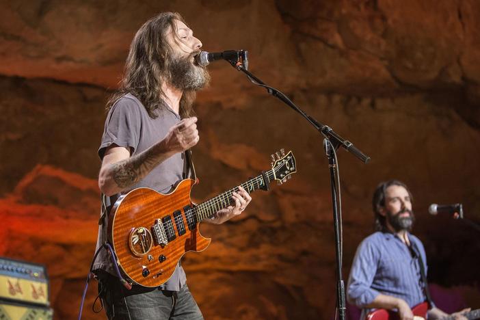 Chris Robinson Brotherhood: asset-mezzanine-16x9