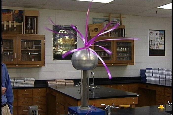Physics 804: Electric Potential Difference : asset-mezzanine-16x9