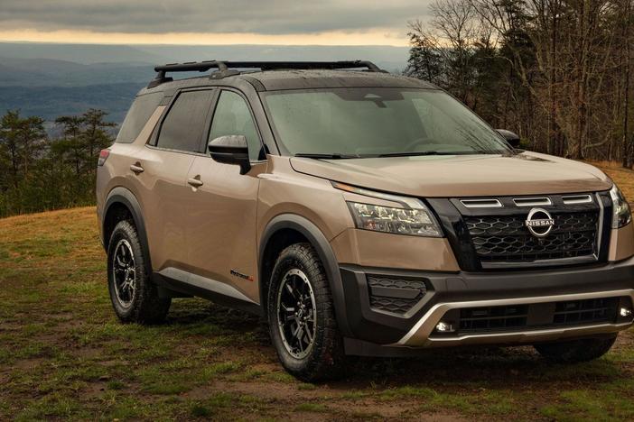 2023 Nissan Pathfinder Rock Creek & 2022 Audi RS e-tron GT: asset-mezzanine-16x9